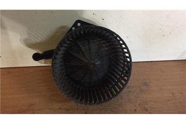 Recambio de motor calefaccion para nissan vanette cargo (hc23) 2.3 d referencia OEM IAM 4868430350 0130111153 