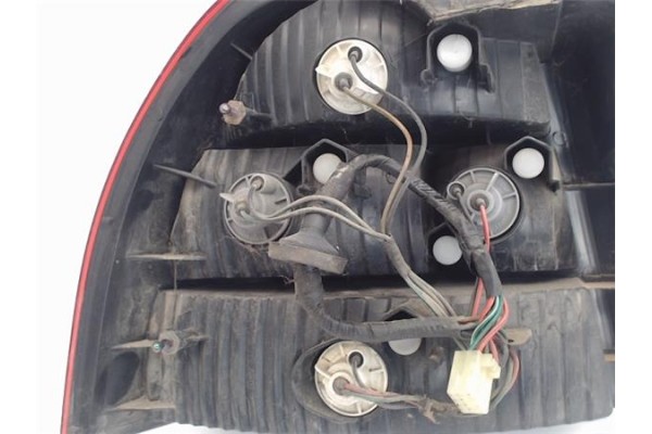 Recambio de piloto trasero derecho para kia shuma referencia OEM IAM   