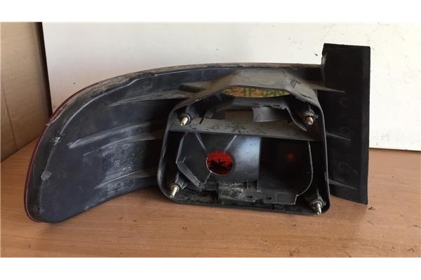 Recambio de piloto trasero derecho para honda accord berlina (cc/ce) 1.8 (ce7) referencia OEM IAM 236242   Recambio de piloto trasero derecho para honda accord berlina (cc/ce) 1.8 (ce7) referencia OEM IAM 236242