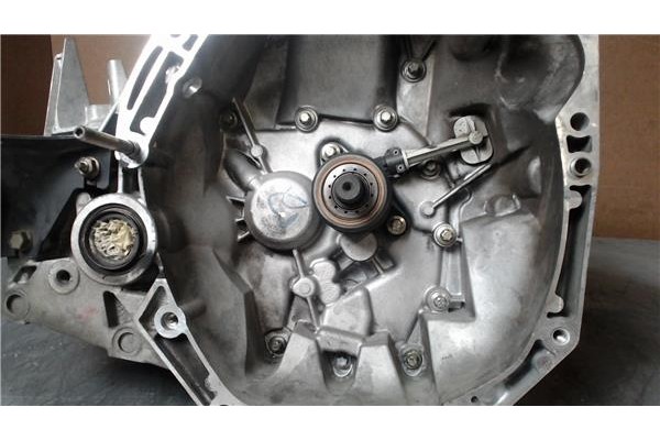 Recambio de caja cambios manual para renault megane ii berlina 5p referencia OEM IAM JR5108  