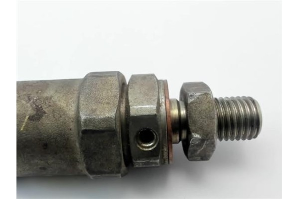 Recambio de inyector para daihatsu rocky hard top (f7, f8) 2.8 td referencia OEM IAM   