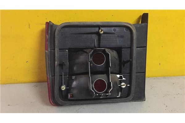 Recambio de piloto interior izquierdo para volkswagen passat berlina (3a2) 1.6 cl referencia OEM IAM 3A5945107B  