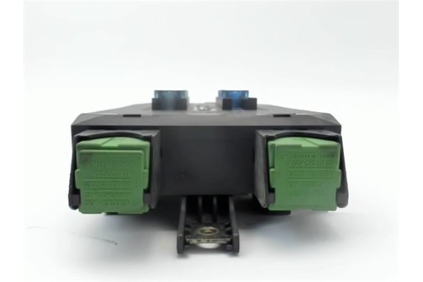 Recambio de caja fusibles/rele para mercedes-benz vito marco polo (638) 2.2 108 cdi referencia OEM IAM 0005400650  