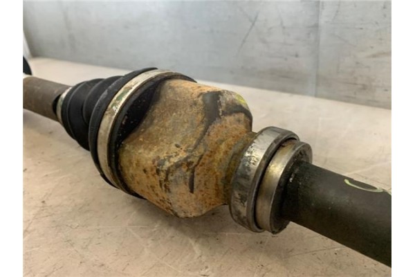 Recambio de palier delantero derecho para citroen xsara picasso 1.6 hdi referencia OEM IAM 32739Z 3855379 