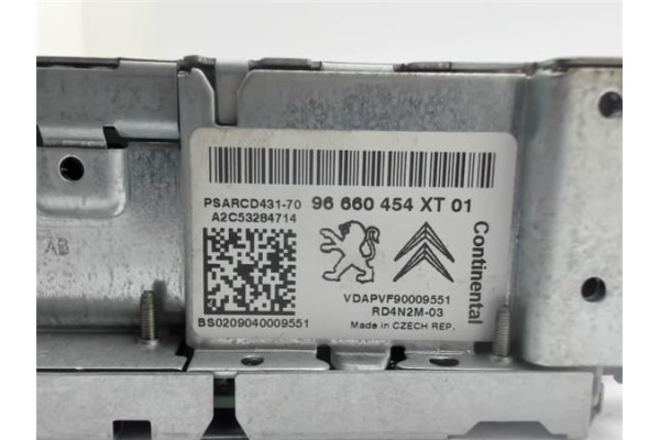 Recambio de radio / cd para peugeot 207 1.6 confort referencia OEM IAM 96660454XT  