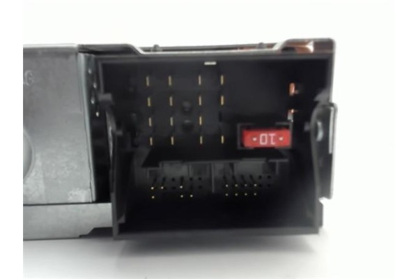 Recambio de radio / cd para peugeot 207 1.6 confort referencia OEM IAM 96660454XT  