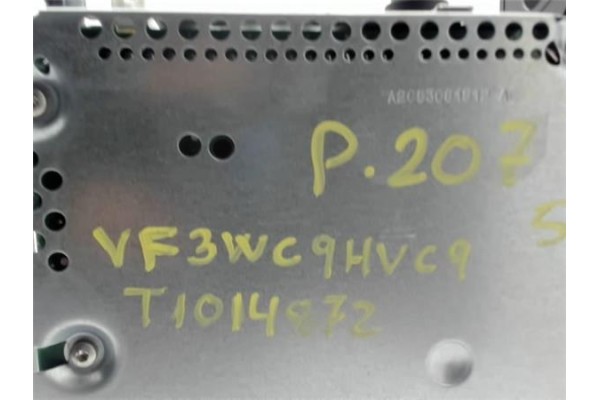 Recambio de radio / cd para peugeot 207 1.6 confort referencia OEM IAM 96660454XT  