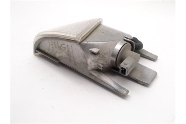 Recambio de intermitente delantero izquierdo para citroen jumpy 2.0 combi confort (8/9 plazas) referencia OEM IAM 630375   Recambio de intermitente delantero izquierdo para citroen jumpy 2.0 combi confort (8/9 plazas) referencia OEM IAM 630375