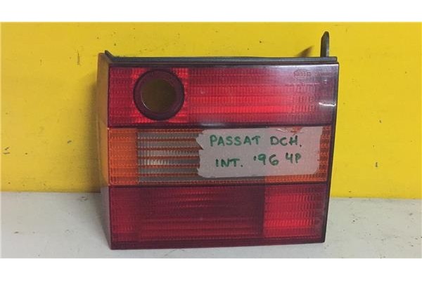 Recambio de piloto interior derecho para volkswagen passat berlina (3a2) 1.6 cl referencia OEM IAM 3A5945257  