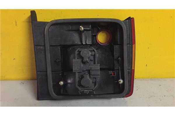 Recambio de piloto interior derecho para volkswagen passat berlina (3a2) 1.6 cl referencia OEM IAM 3A5945257  