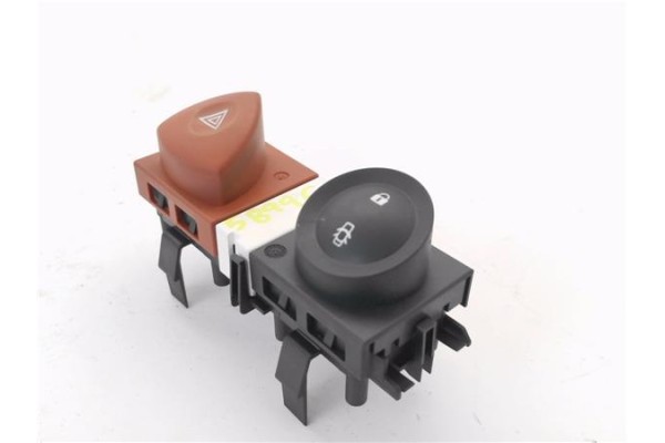 Recambio de interruptor luces emergencia para renault megane ii classic berlina 2.0 expression referencia OEM IAM 8200407415  