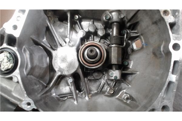 Recambio de caja cambios manual para peugeot 107 referencia OEM IAM 20TT01  