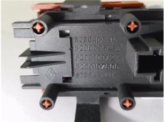 Recambio de interruptor luces emergencia para renault megane ii classic berlina 2.0 expression referencia OEM IAM 8200407415  