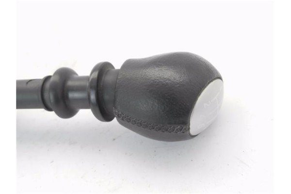 Recambio de pomo palanca cambio para renault megane ii classic berlina 2.0 expression referencia OEM IAM 8200079096  