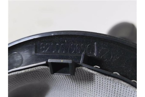 Recambio de pomo palanca cambio para renault megane ii classic berlina 2.0 expression referencia OEM IAM 8200079096  