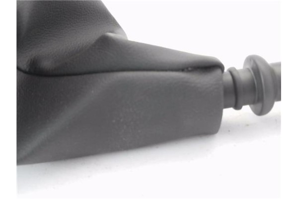 Recambio de pomo palanca cambio para renault megane ii classic berlina 2.0 expression referencia OEM IAM 8200079096  
