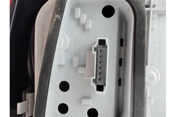 Recambio de piloto trasero derecho para volkswagen polo iv (9n1) 1.2 12v referencia OEM IAM 6Q6945258A  