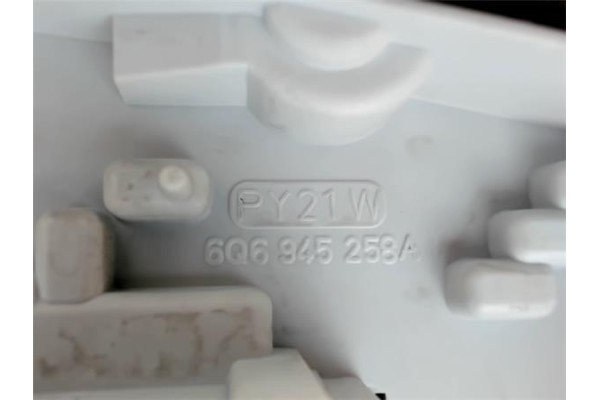 Recambio de piloto trasero derecho para volkswagen polo iv (9n1) 1.2 12v referencia OEM IAM 6Q6945258A  