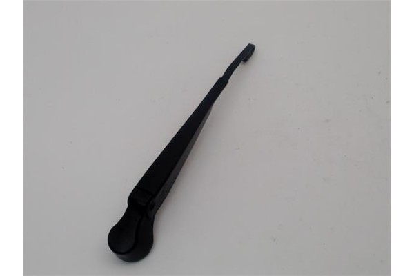 Recambio de brazo limpiaparabrisas trasero para ford fiesta vi 1.4 tdci referencia OEM IAM 1908779  