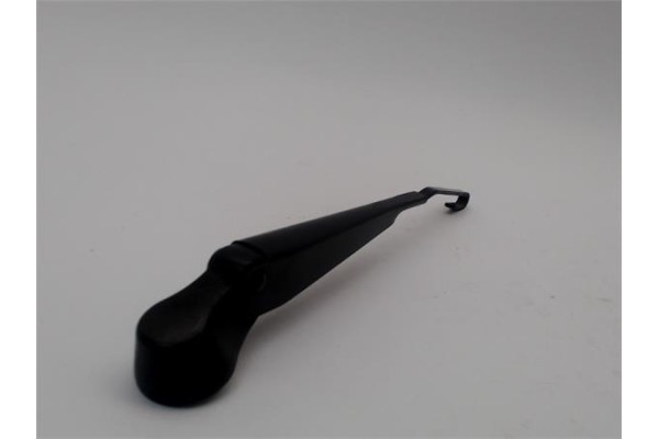 Recambio de brazo limpiaparabrisas trasero para ford fiesta vi 1.4 tdci referencia OEM IAM 1908779  