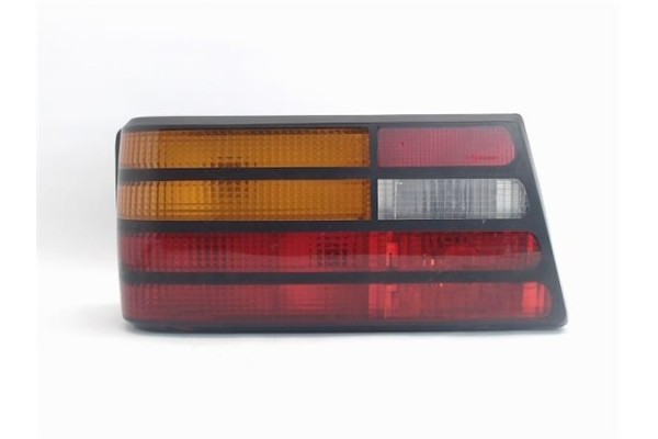 Recambio de piloto trasero izquierdo para ford escort berlina referencia OEM IAM   