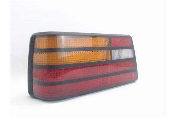 Recambio de piloto trasero izquierdo para ford escort berlina referencia OEM IAM   