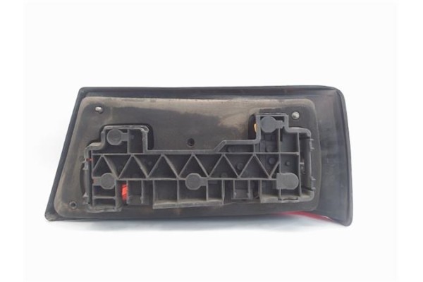 Recambio de piloto trasero izquierdo para ford escort berlina referencia OEM IAM   