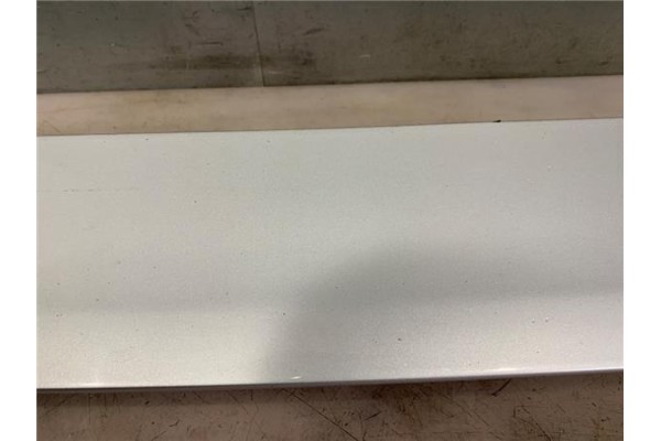 Recambio de aleron trasero para seat ibiza (6k1) 1.4 referencia OEM IAM 6K6827933E  