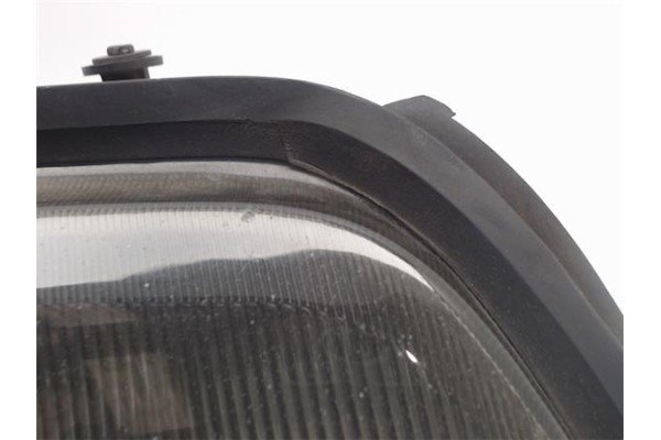 Recambio de faro delantero dcho para mercedes-benz clase c (bm 202) berlina referencia OEM IAM A2028260277  2028260277 , MERCEDE