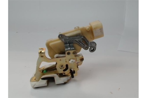 Recambio de cierre electromagnetico trasero izquierdo para toyota yaris (ncp1/nlp1/scp1) 1.3 referencia OEM IAM 691400D010  