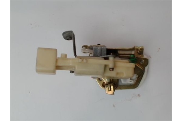 Recambio de cierre electromagnetico trasero izquierdo para toyota yaris (ncp1/nlp1/scp1) 1.3 referencia OEM IAM 691400D010  
