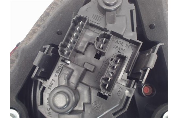 Recambio de piloto trasero derecho para seat leon (1m1) referencia OEM IAM 1M6945096A  