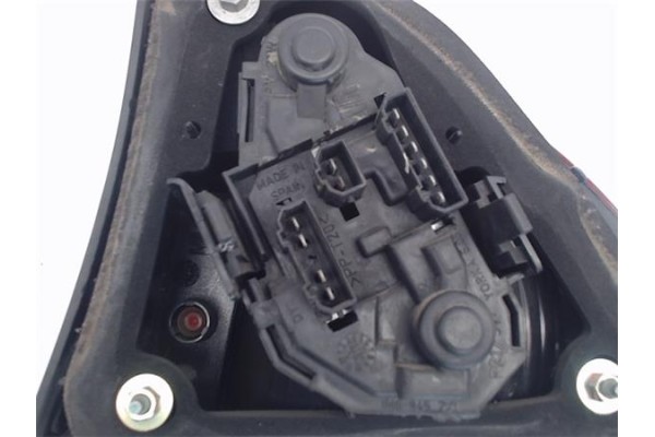 Recambio de piloto trasero izquierdo para seat leon (1m1) referencia OEM IAM 1M6945095A  