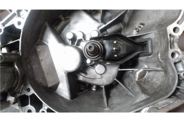 Recambio de caja cambios manual para citroen berlingo 1.9 d sx combi referencia OEM IAM 20DM48  