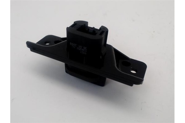 Recambio de interruptor luces emergencia para ford fiesta vi 1.4 tdci referencia OEM IAM 1335876  