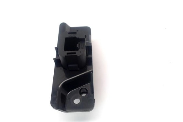 Recambio de interruptor luces emergencia para ford fiesta vi 1.4 tdci referencia OEM IAM 1335876  