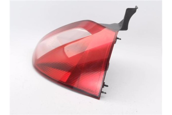 Recambio de piloto trasero derecho para renault megane ii (bm0/1_, cm0/1_) 2.0 16v (bm0u, cm0u) referencia OEM IAM 8200413216 82