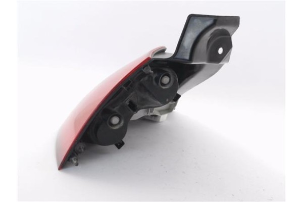 Recambio de piloto trasero derecho para renault megane ii (bm0/1_, cm0/1_) 2.0 16v (bm0u, cm0u) referencia OEM IAM 8200413216 82