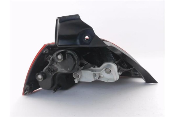 Recambio de piloto trasero derecho para renault megane ii (bm0/1_, cm0/1_) 2.0 16v (bm0u, cm0u) referencia OEM IAM 8200413216 82