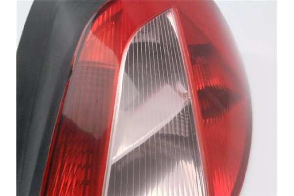 Recambio de piloto trasero derecho para renault megane ii (bm0/1_, cm0/1_) 2.0 16v (bm0u, cm0u) referencia OEM IAM 8200413216 82