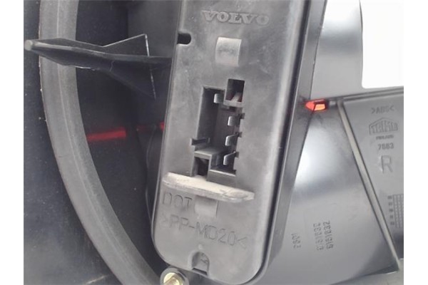 Recambio de piloto trasero derecho para volvo s70 berlina referencia OEM IAM  9151482 
