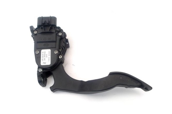 Recambio de pedal acelerador para ford fiesta vi 1.4 tdci referencia OEM IAM 1530737  
