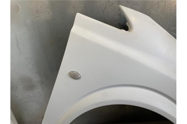 Recambio de aleta delantero derecha para mercedes-benz vito furgón (639) 2.1 111cdi referencia OEM IAM A6396305207  