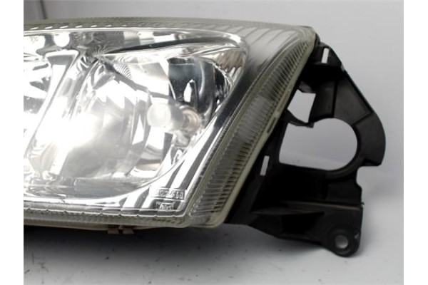 Recambio de faro delantero izquierdo para nissan almera (n16/e) 2.2 di referencia OEM IAM 26060BN025  