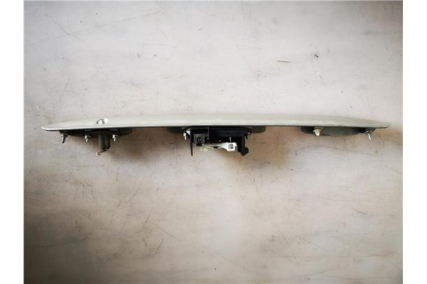 Recambio de moldura porton trasero para toyota corolla (e12) 2.0 d-4d referencia OEM IAM   