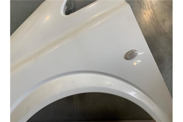 Recambio de aleta delantero izquierda para mercedes-benz vito furgón (639) 2.1 111cdi referencia OEM IAM A6396305107  