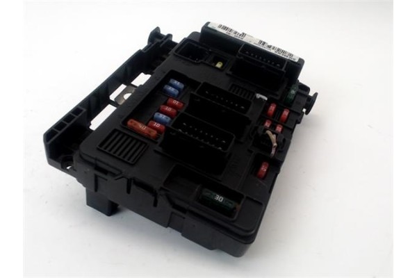 Recambio de caja fusibles/rele para peugeot partner furgón (5) 1.9 d referencia OEM IAM 6500Y1  