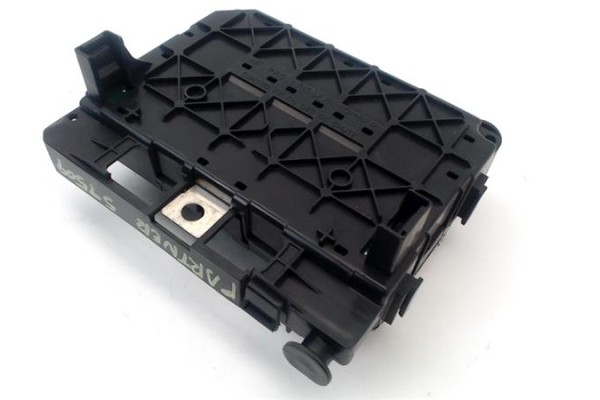 Recambio de caja fusibles/rele para peugeot partner furgón (5) 1.9 d referencia OEM IAM 6500Y1  