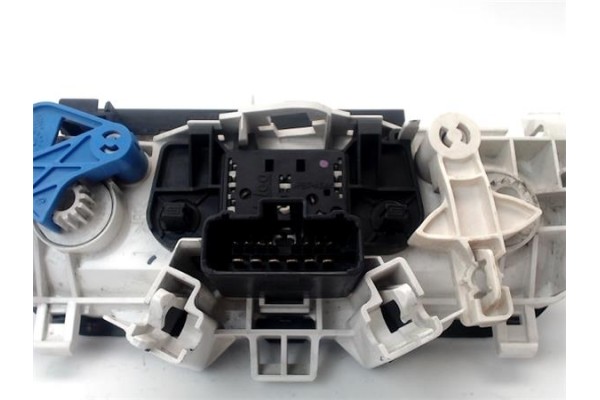 Recambio de mandos calefaccion / a.a. para renault twingo (cn0_) 1.5 dci (cn0e) referencia OEM IAM 7701067954  