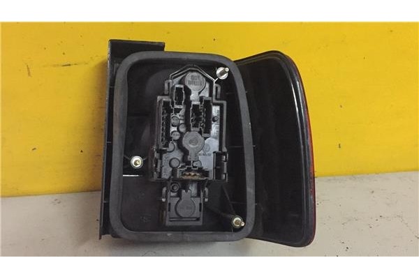 Recambio de piloto trasero izquierdo para volkswagen passat berlina (3a2) 1.6 cl referencia OEM IAM 3A5945257  